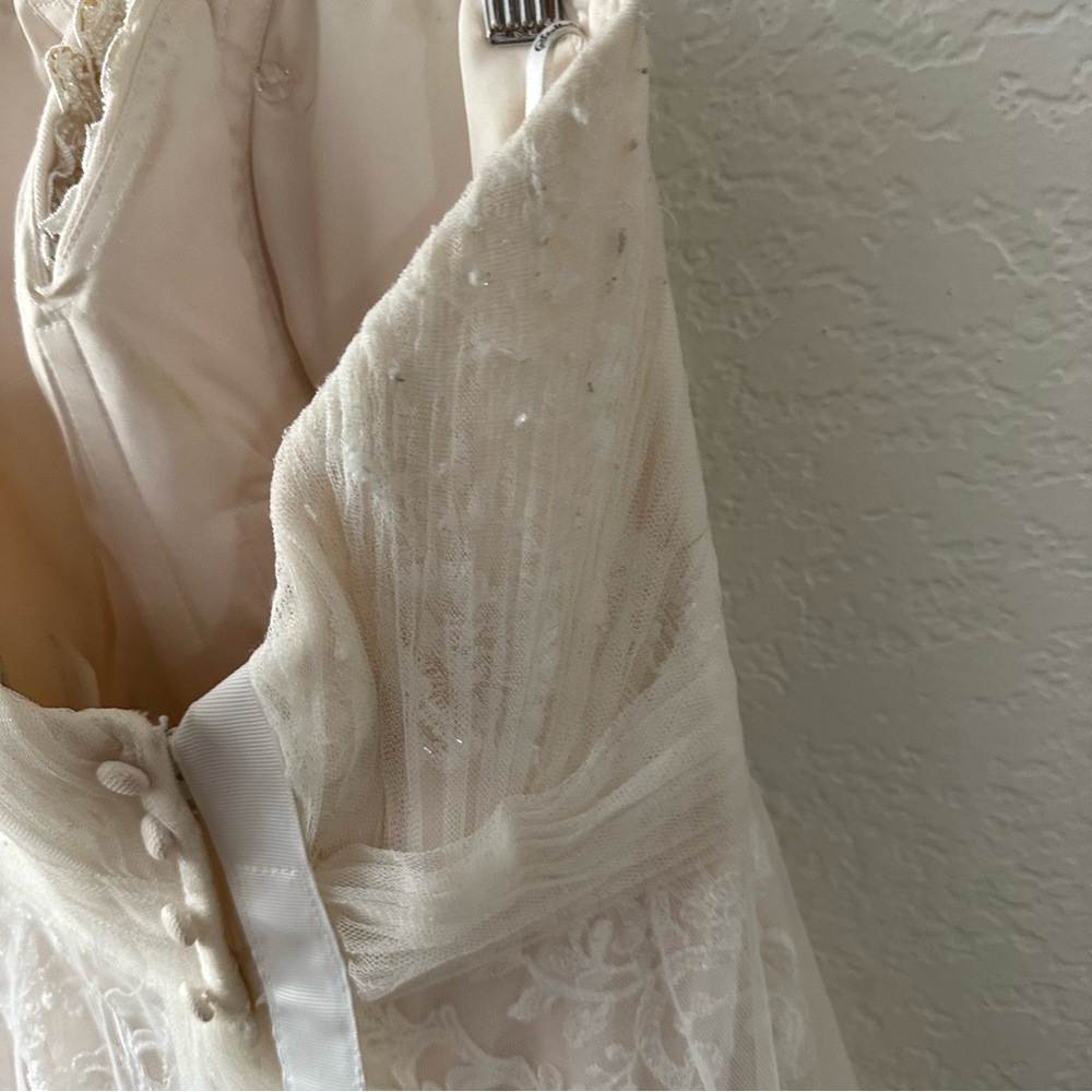 Stella York lace Fit and Flare Wedding Dress - Picture 11 of 11
